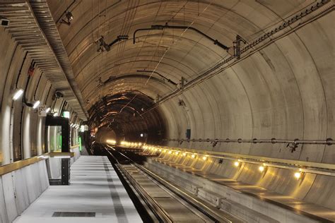 gotthard base tunnel trains a day